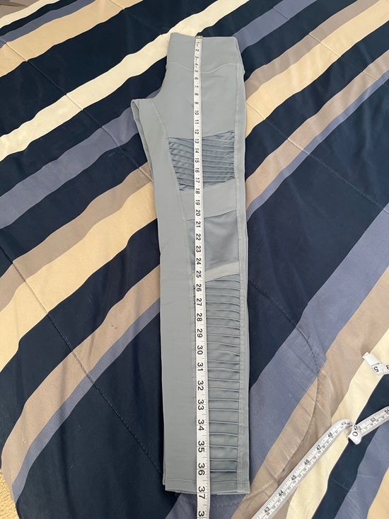 🧘🏽‍♀️ EUC Alo Yoga High-Waist Moto Leggings - Blue - Size Medium - Picture 12 of 15